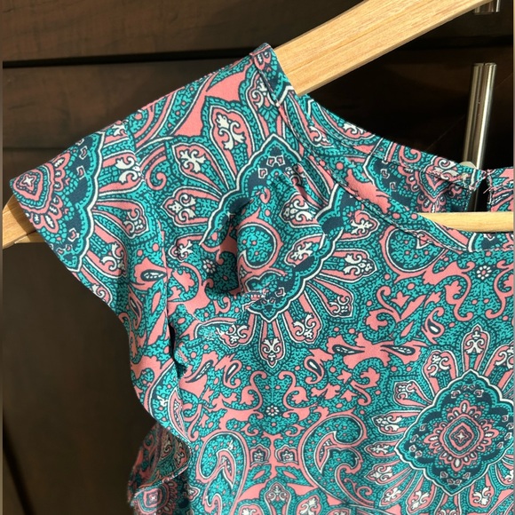 Loft cap sleeve flutter shirt in blue/pink. Size XS - Picture 2 of 5